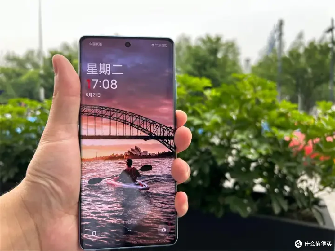 2024年双11高性价比的2000元档、3000元档手机推荐，一加 ACE 3 Pro依旧很值得入手。