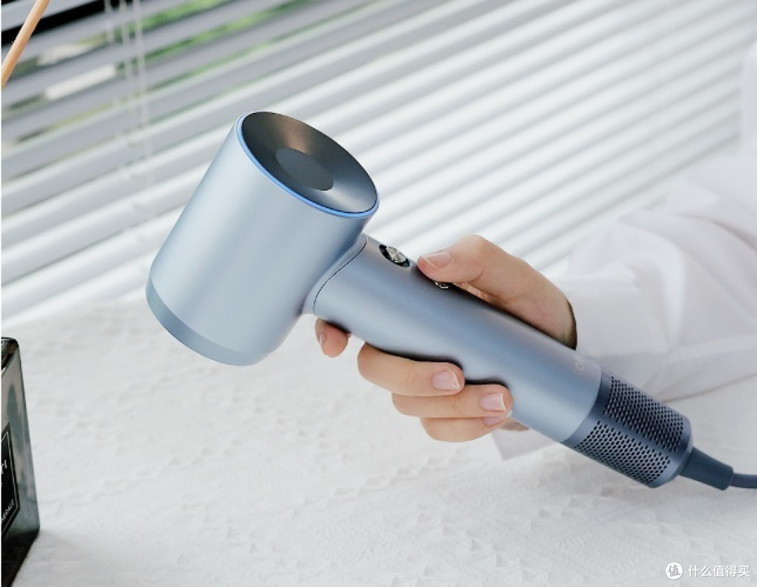 央视吹风机十大品牌：评测10大耐用榜首单品！