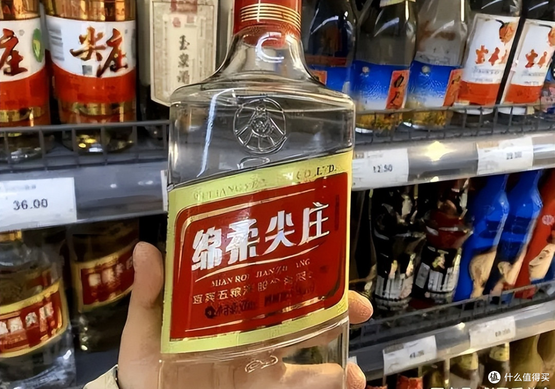 超市里不起眼4款酒,优质纯粮,普通人怕便宜没好货,员工成箱搬