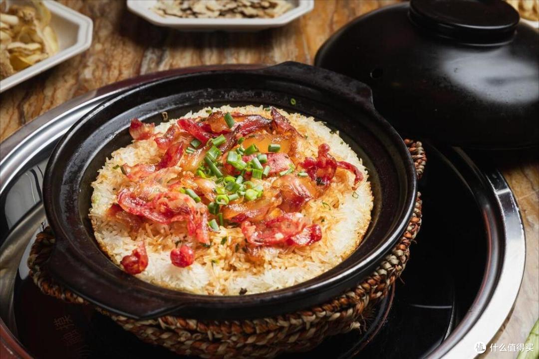 嘎嘎香！中国这些带“锅”上桌的美食，一口就上瘾，你吃过哪几种