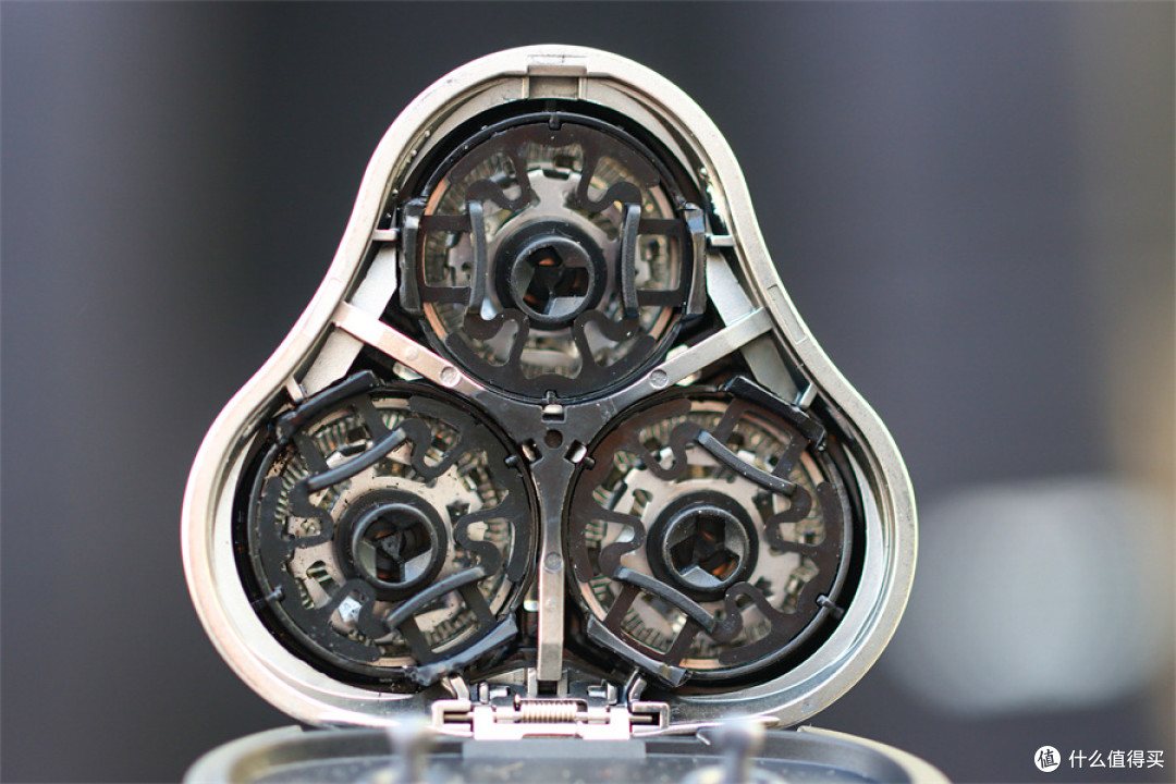 未野 MAX电动剃须刀测评，千元级净须性能不输顶级旗舰