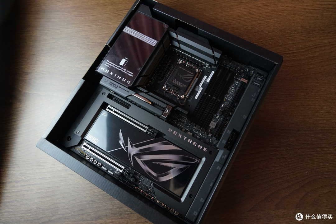 再次开箱一次9999的主板——ROG Z890 EXTREME