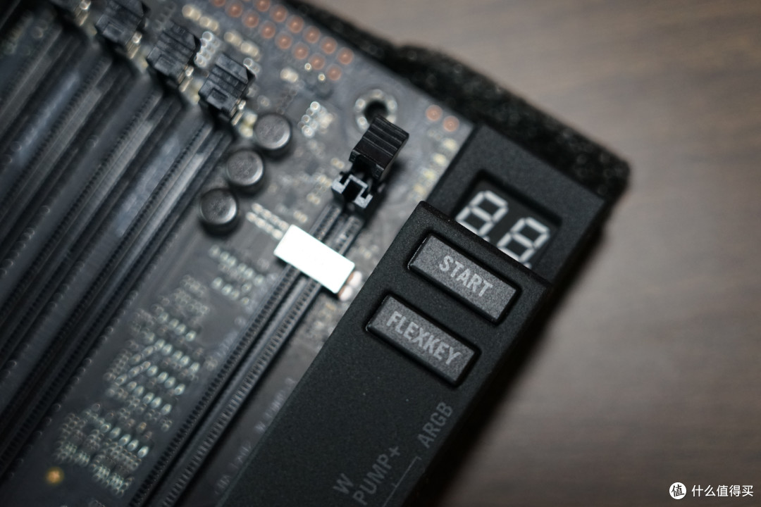 再次开箱一次9999的主板——ROG Z890 EXTREME