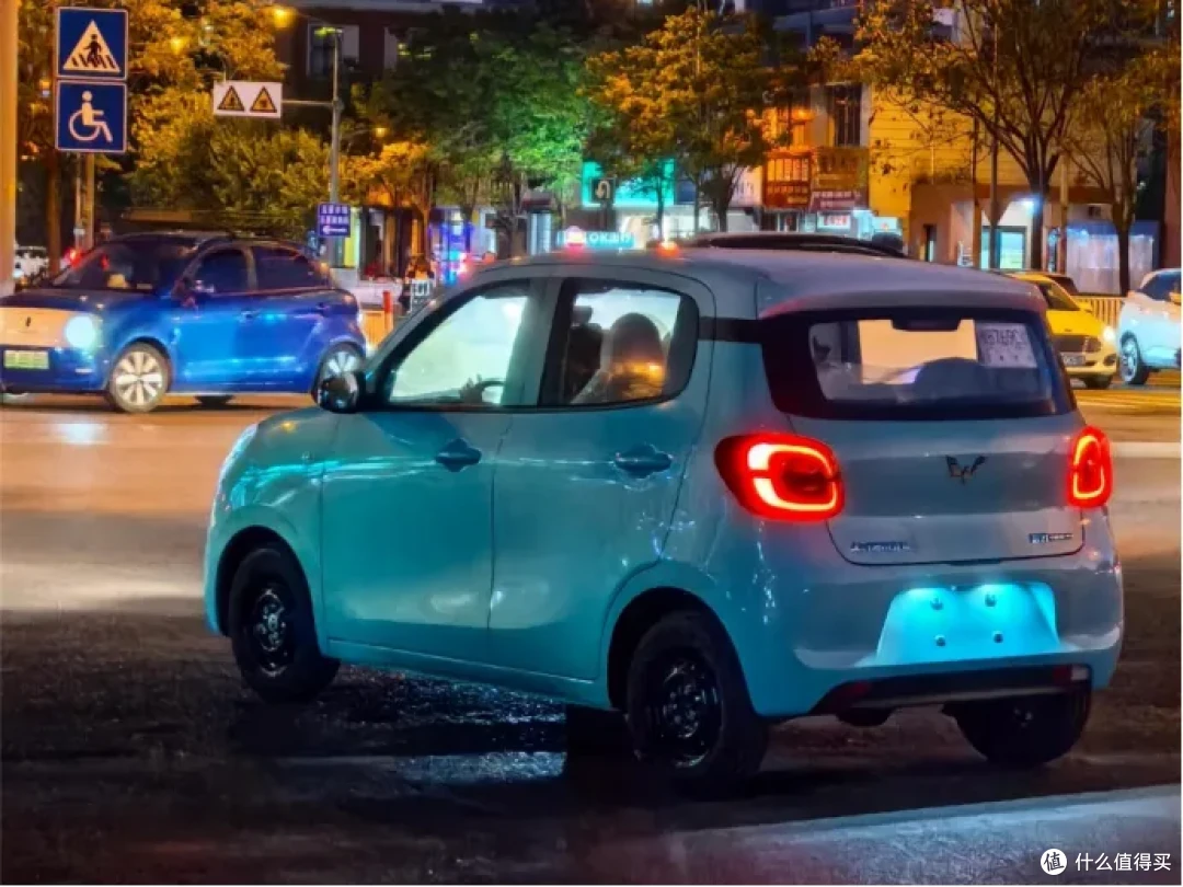 全新五菱宏光MINI EV实车曝光 推出4门版!
