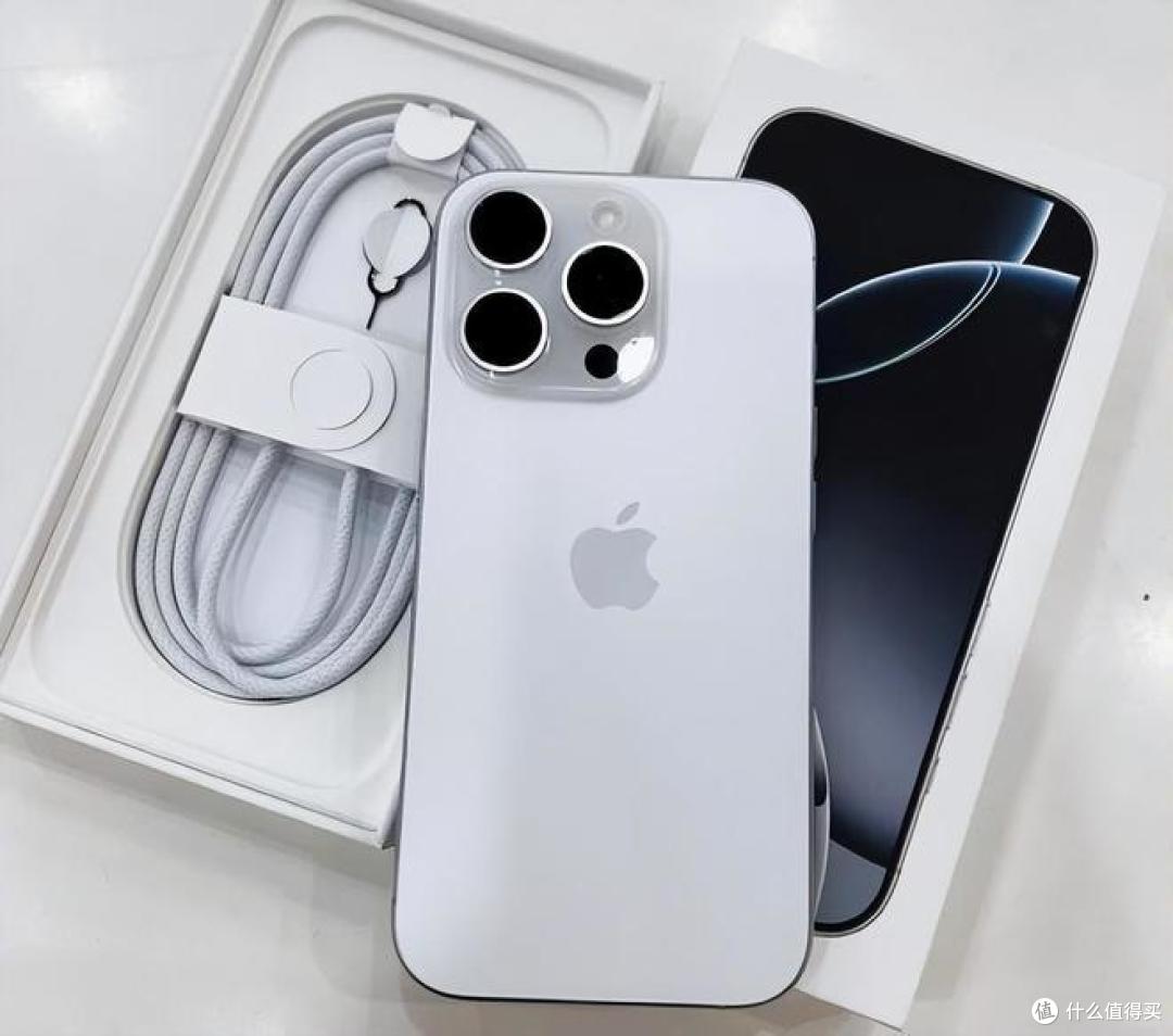 iPhone 16破发!猛降1600元狙击华为Mate 70,买苹果还是等华为?