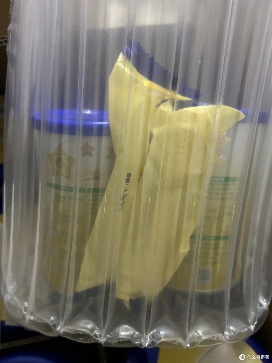 双十一奶粉到货了,送了很多东西,这感觉赚到了