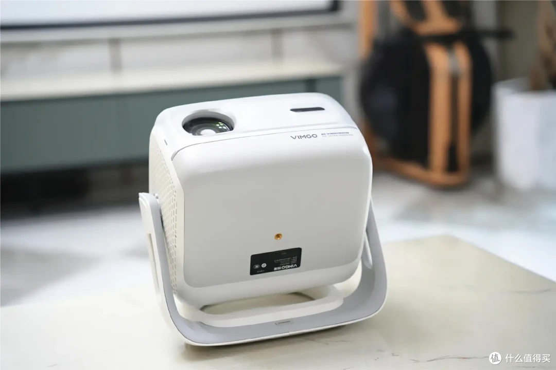 千元投影取代电视机可行吗，入手微果V7 Plus，聊聊真实感受