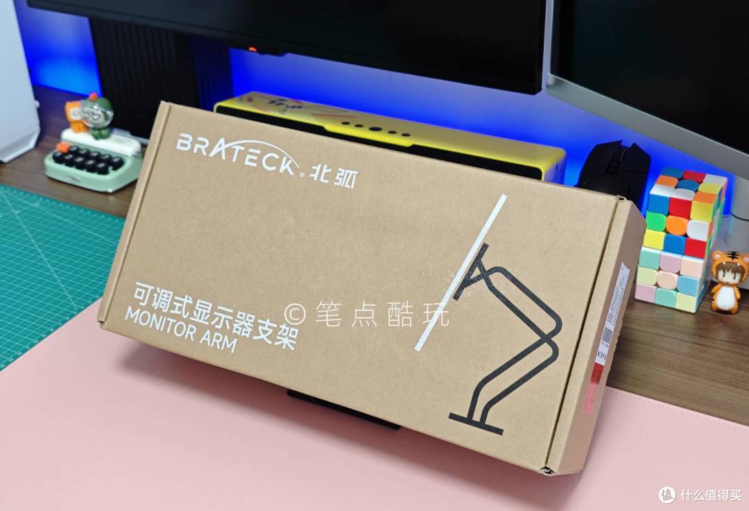 一米宽的桌面，组合两个27寸的显示器可行吗？显示器支架怎么选？