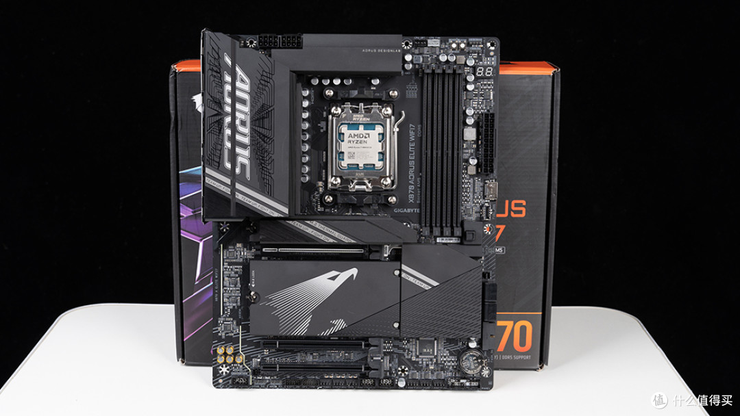 新一代游戏神U,AMD锐龙7 9800X3D+技嘉X870 AORUS小雕进阶超频测试