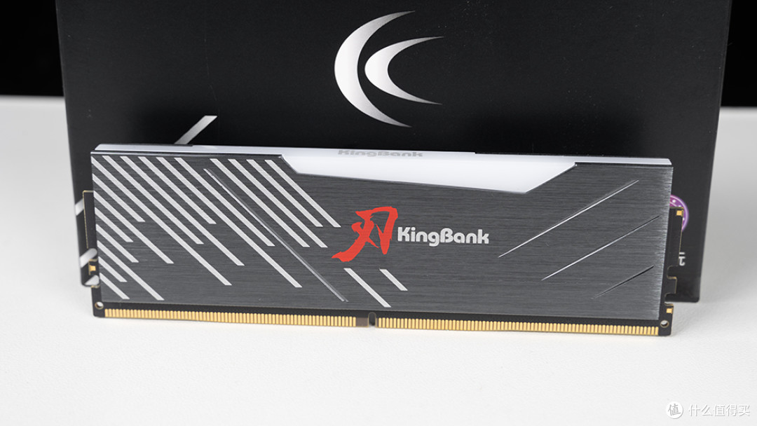 新一代游戏神U,AMD锐龙7 9800X3D+技嘉X870 AORUS小雕进阶超频测试