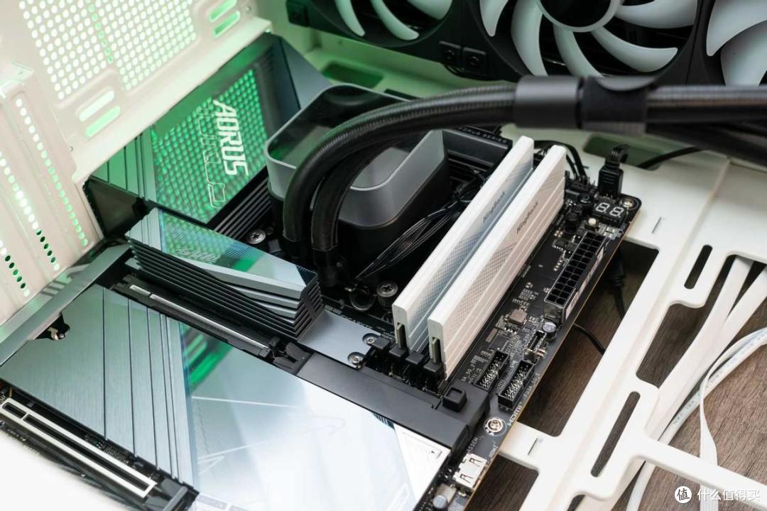 金百达星刃白DDR5600032GB套条评测：既能低时序，也能高频率