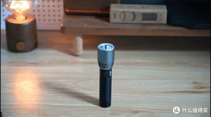 纳拓T10强光手电来袭!百元价格,顶级照明体验,长续航防水两不误!