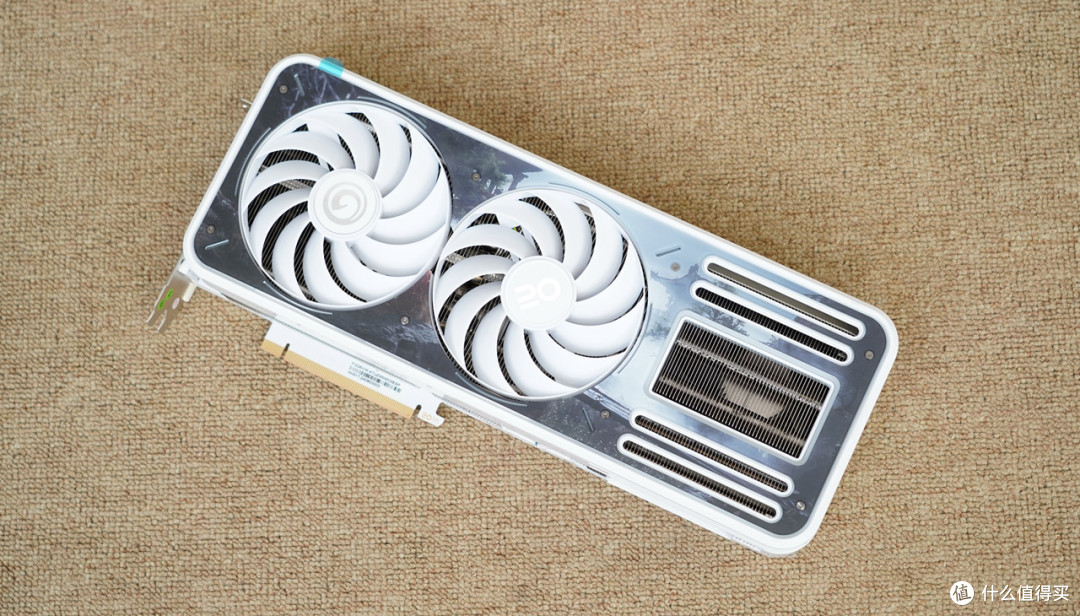性能颜值我全都要!AMD R7 9800X3D+X870吹雪+影驰4070Ti S打造的白色海景房分享