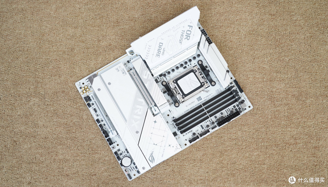 性能颜值我全都要!AMD R7 9800X3D+X870吹雪+影驰4070Ti S打造的白色海景房分享