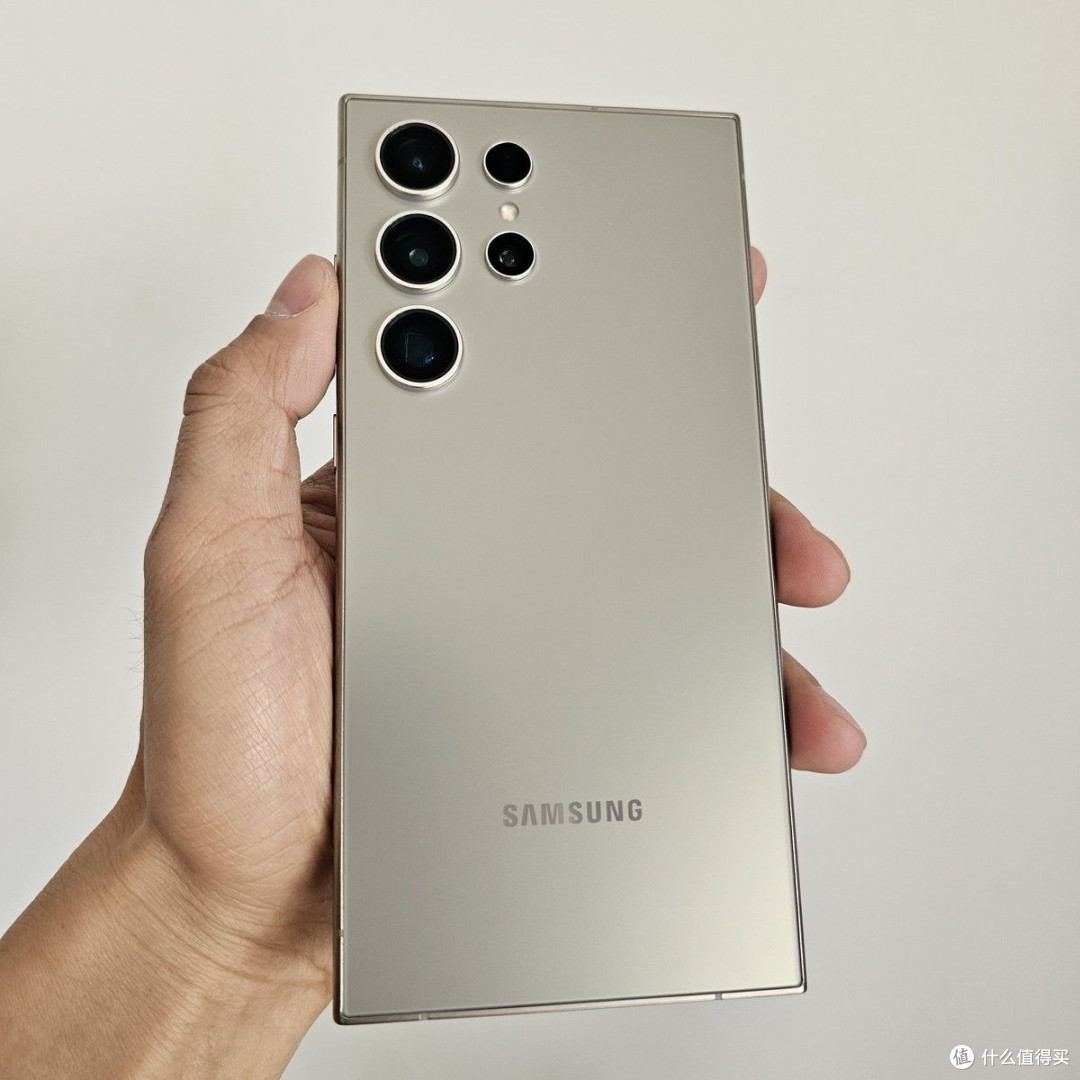 6381元的SAMSUNG 三星 Galaxy S24 Ultra 5G手机 12GB+256GB 骁龙8Gen3，自营旗舰店好价格。