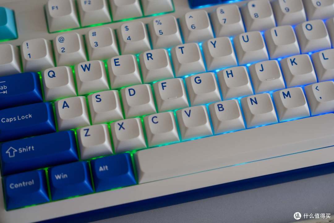 达尔优A980 Pro三模电竞游戏鼠标与A98专业版键盘合集测评:科技与美学的完美碰撞