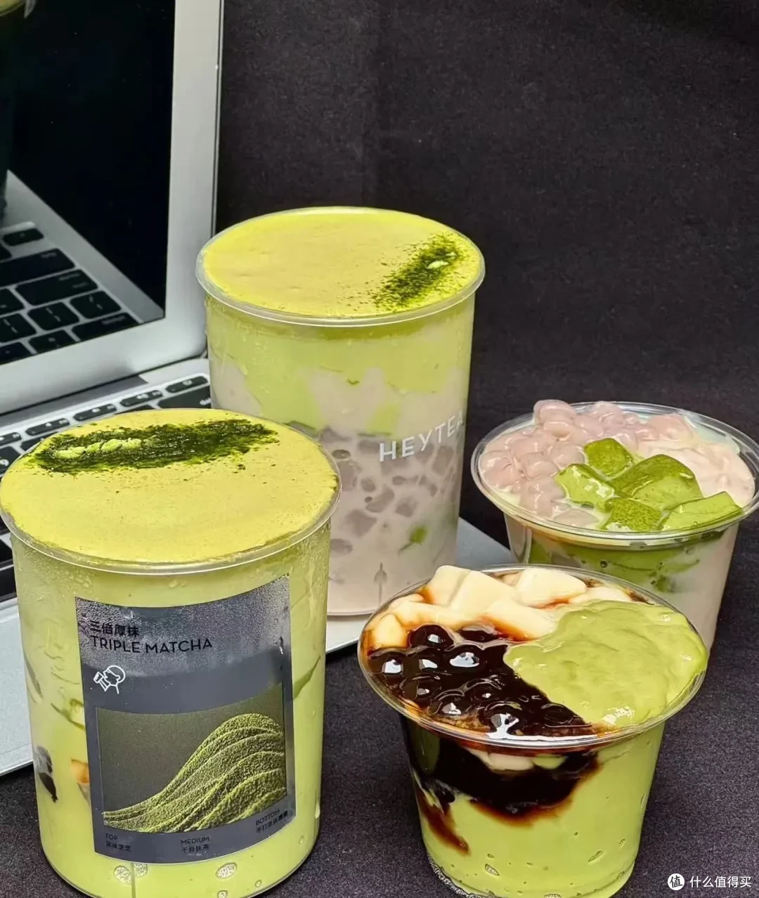 在奶茶里嗦粉条!现在的奶茶小料都这么炸裂了?