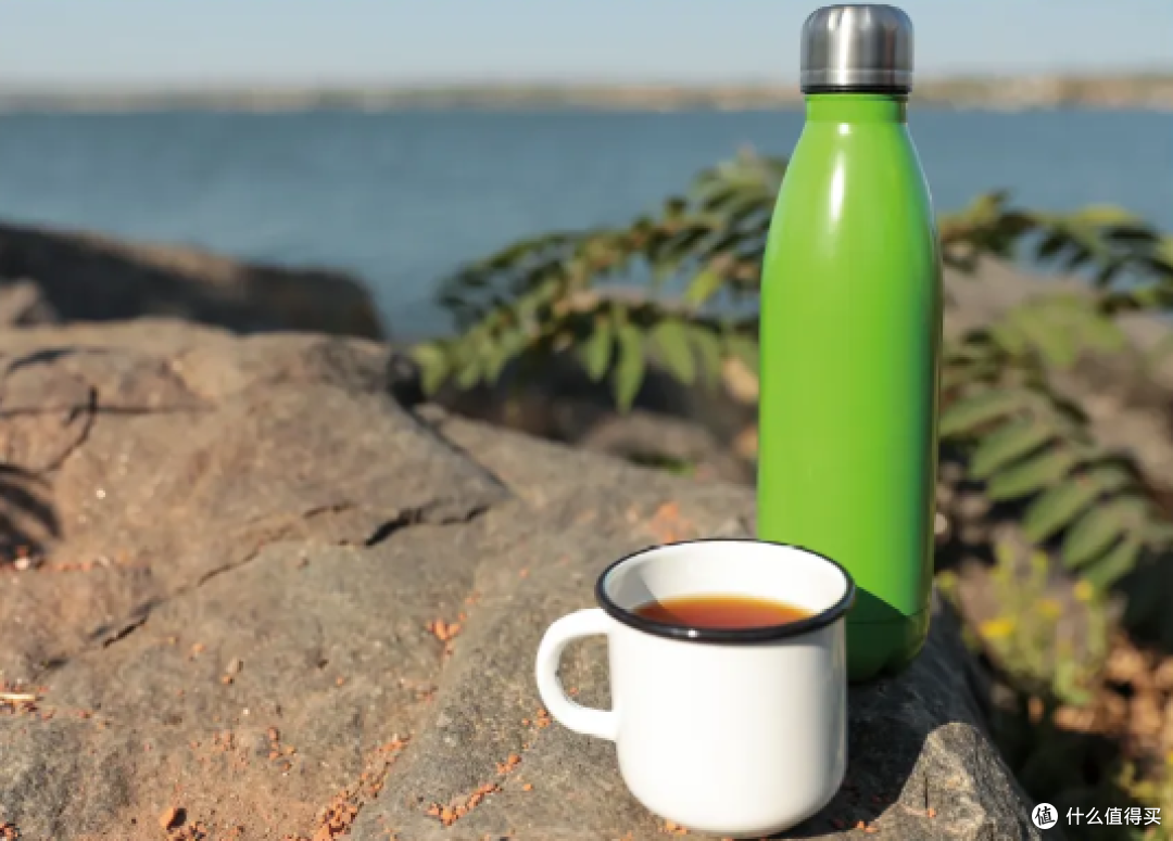保温杯泡茶太久,会重金属中毒吗?