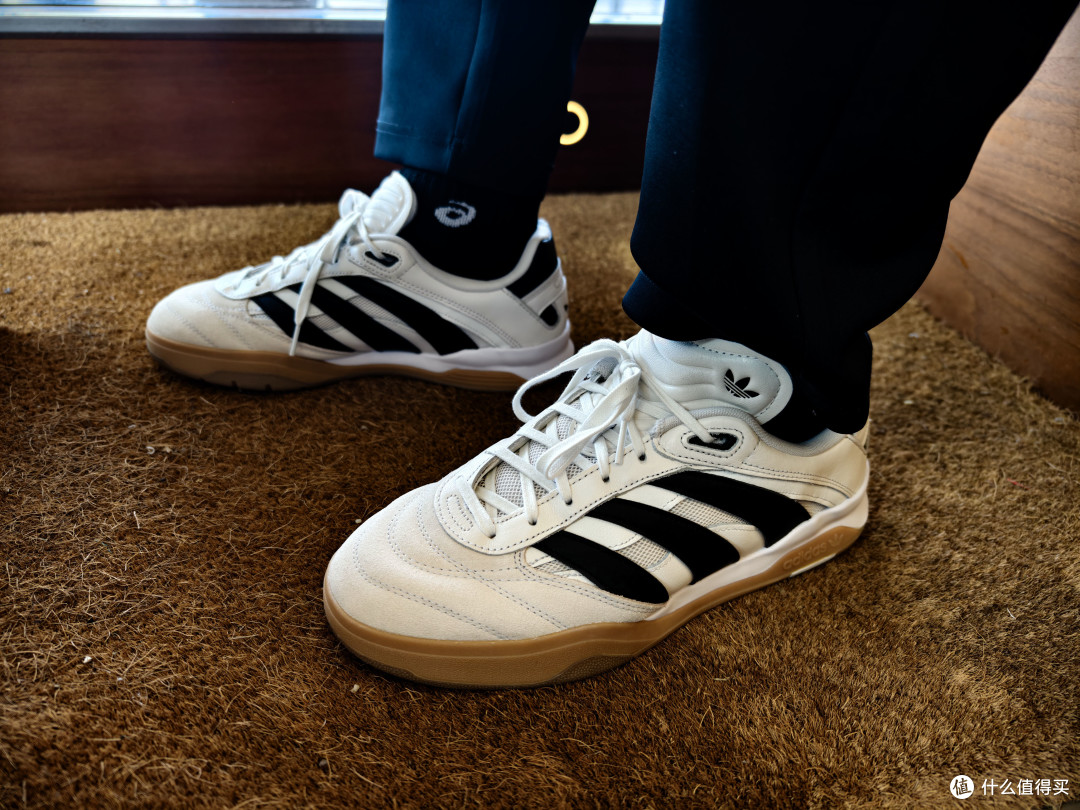 阿迪达斯Adidas Predator Mundial德训鞋, 时尚与舒适的完美平衡
