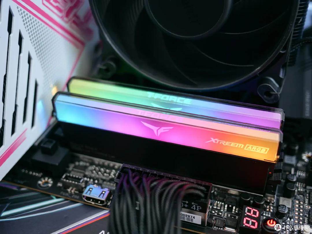 高频大容量兼得,十铨XTREEM 幻镜7200MHz 24G×2内存性能测试