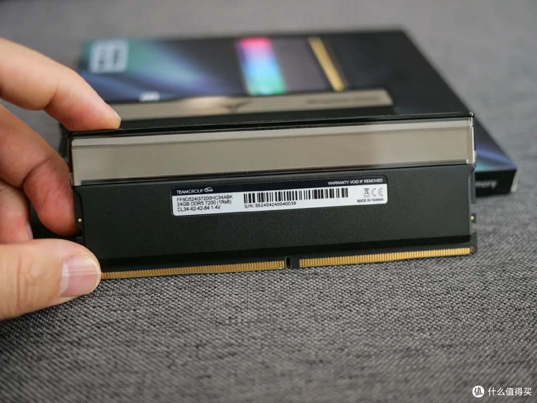 高频大容量兼得,十铨XTREEM 幻镜7200MHz 24G×2内存性能测试