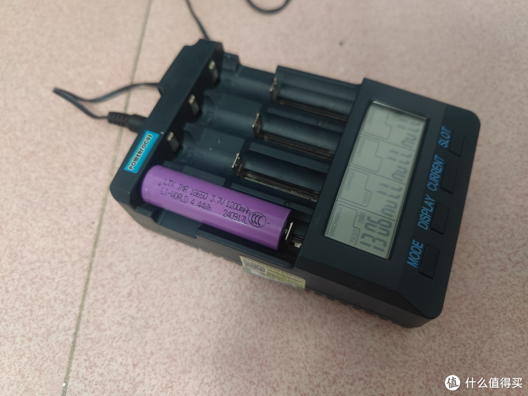 1分的微笑鲨手电电池容量居然高达1300mAh？！