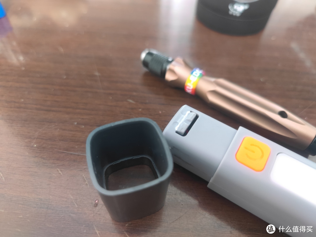 1分的微笑鲨手电电池容量居然高达1300mAh？！