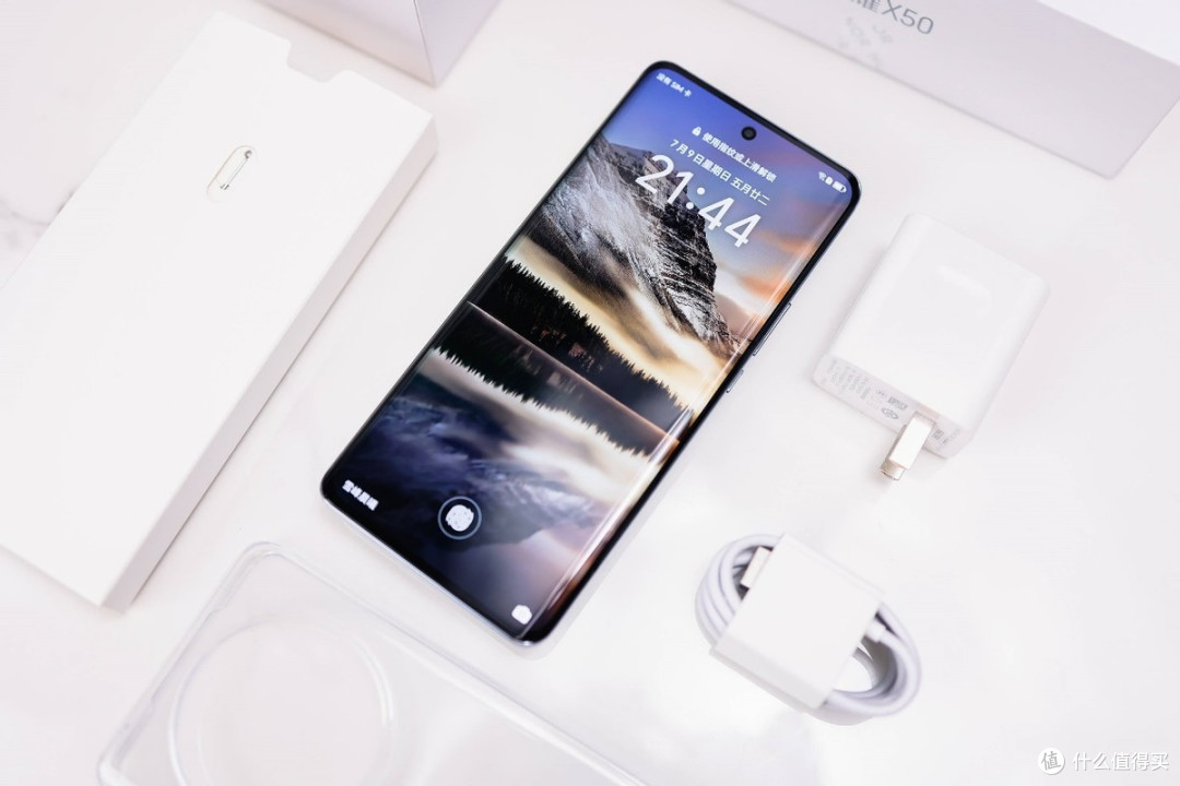 双11价格战，1.5K曲面屏+5800mAh+1亿主摄，荣耀亲民1149元！