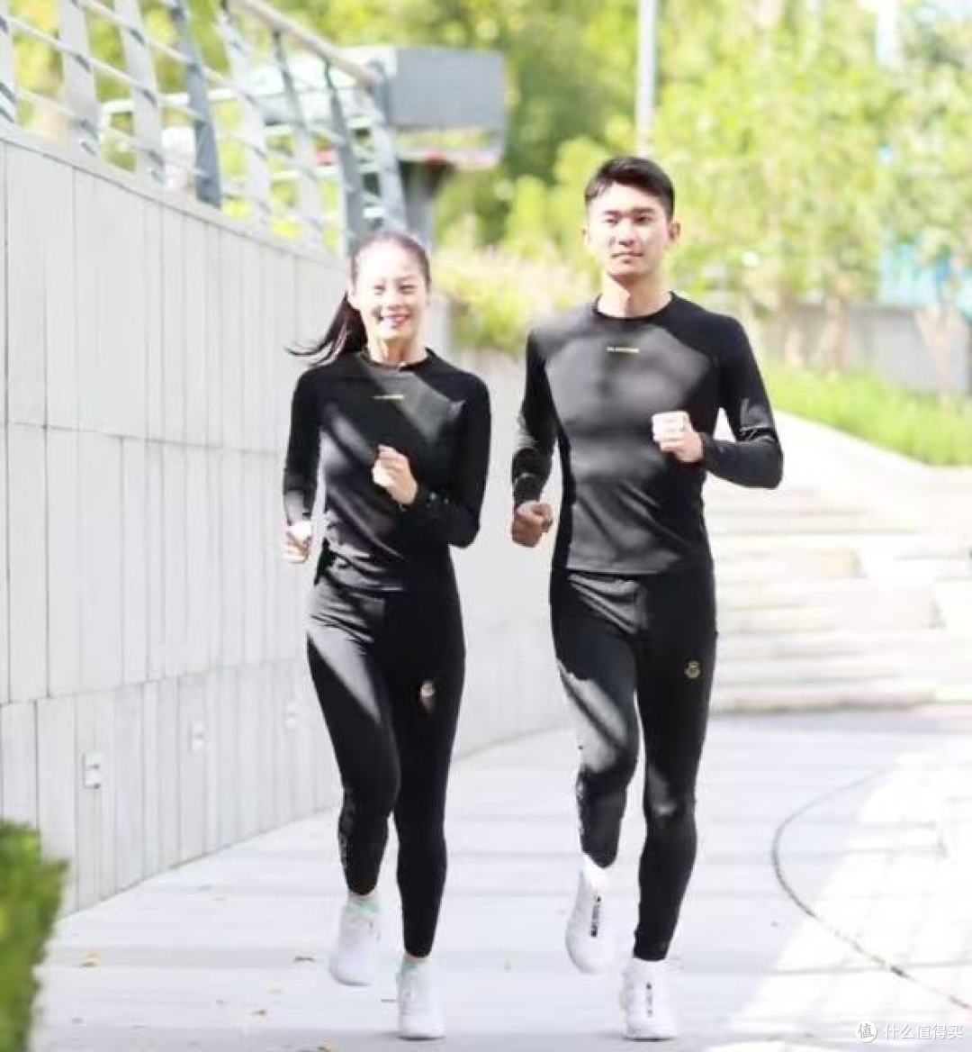 每天坚持晨跑冬季跑步装备需要哪些东西