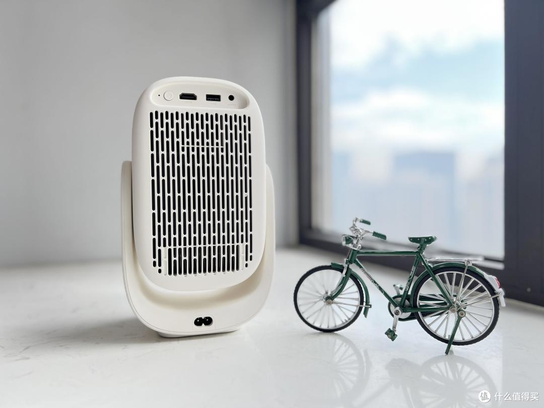 趁着双11+国补，500多入手一台哈趣Q1投影仪，顿时享受100寸大彩电搬进卧室的感觉！