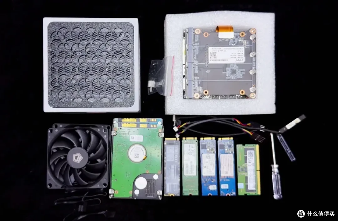 大神“手捏版”mini NAS,屁大点地方,竟能塞下6个硬盘