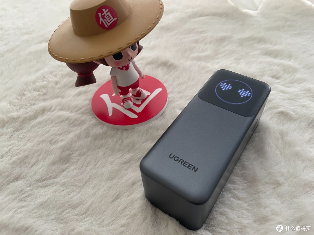 绿联能量湃Pro 100W大功率移动电源测评:高效、便携与安全的完美结合