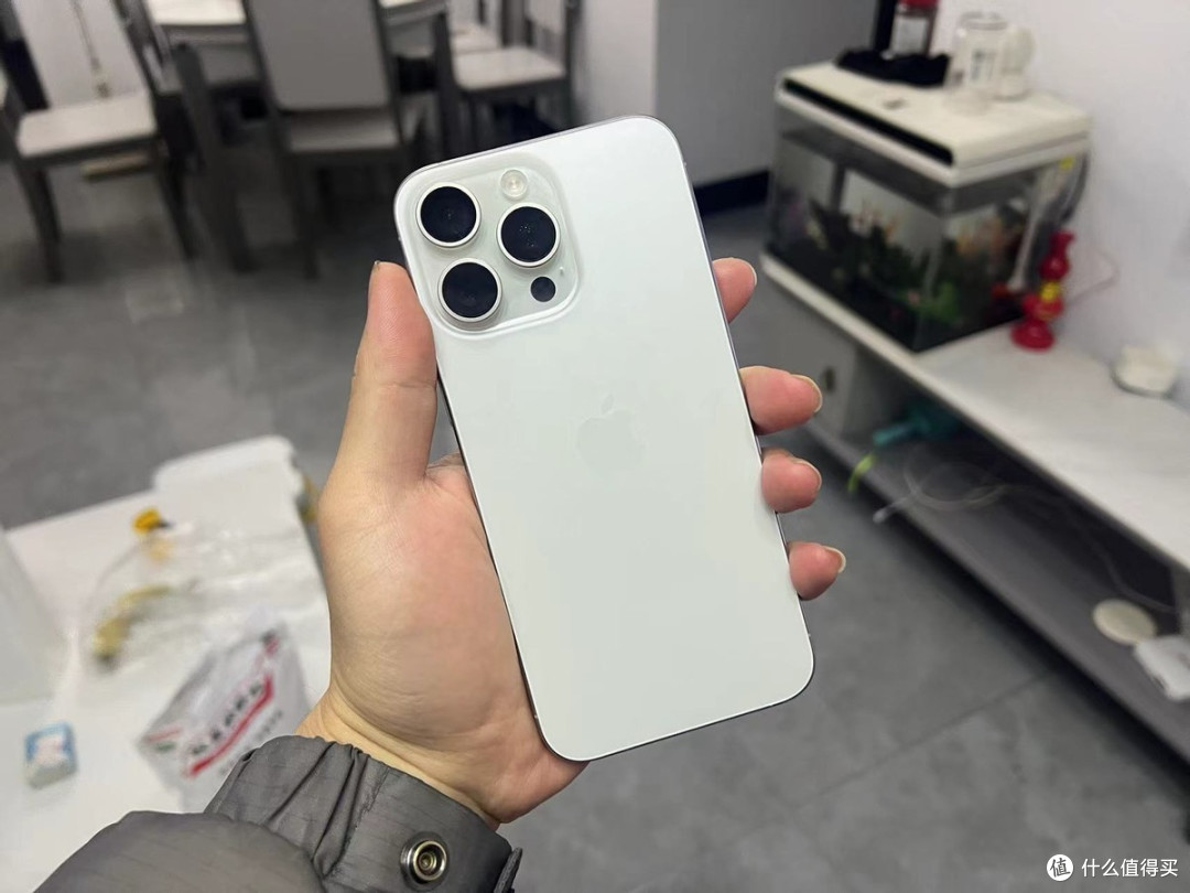iPhone15Pro Max最新售价确认,突降3041元,才是苹果性价比“机皇”