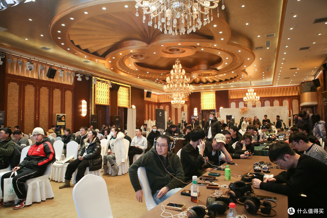 11月30日,第七届耳边事东北聚会与你相约哈尔滨!