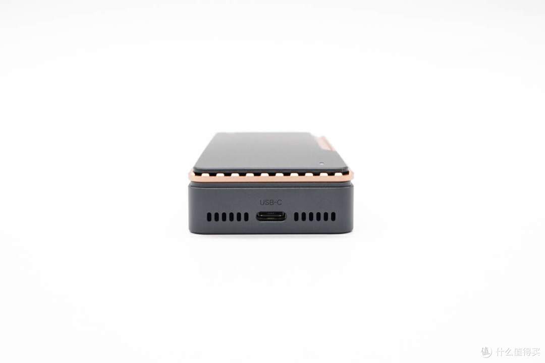 如何更有性价比给Mac mini扩容？绿联USB4固态硬盘盒使用体验