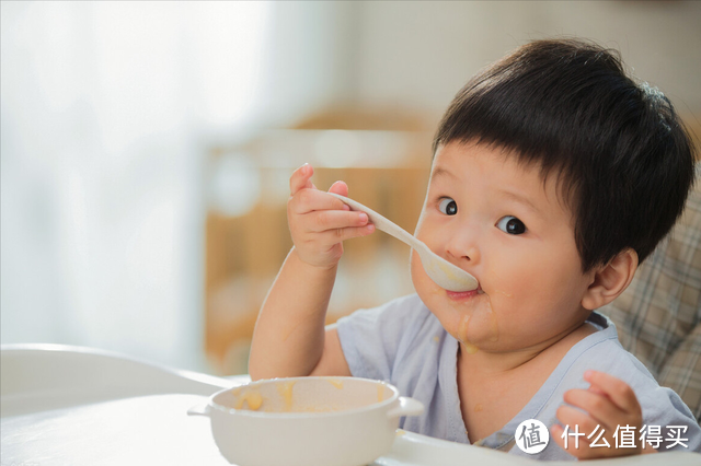 宝宝饭得吃少 还不安分？或你只差一个餐椅，让娃3天解锁自主用餐模式！