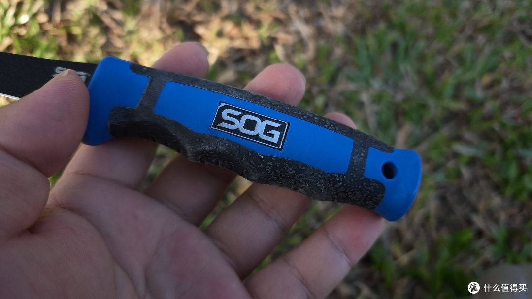 30元的瑕疵SOG鱼刀,搞一把送给我的钓鱼佬朋友,换点鱼吃。