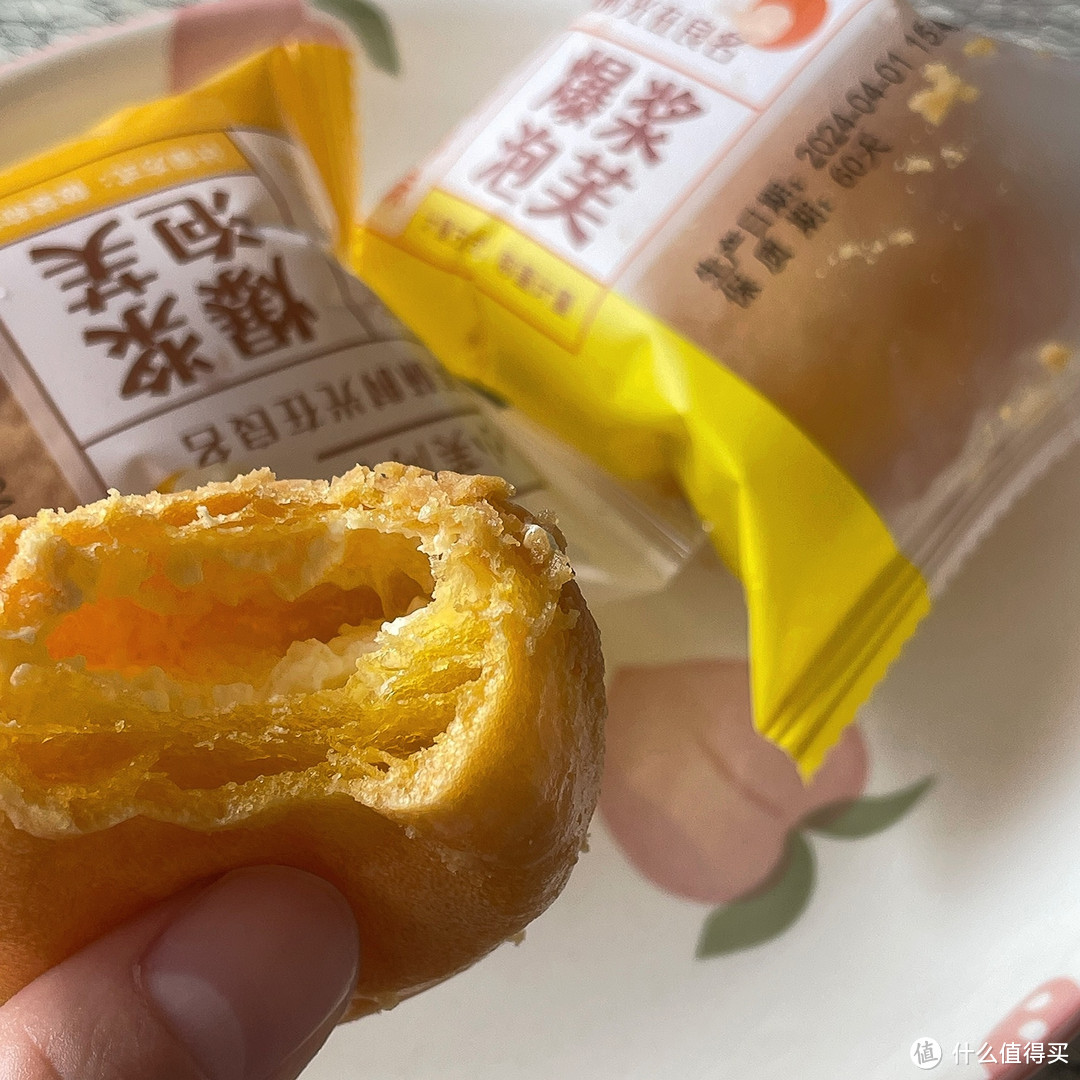 泡芙牛奶冰淇淋：网红休闲零食的独特魅力