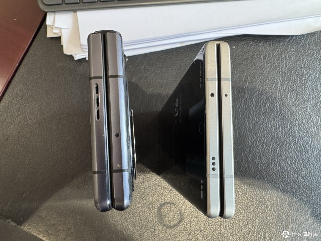 和第一代VIVO Xfold的合影