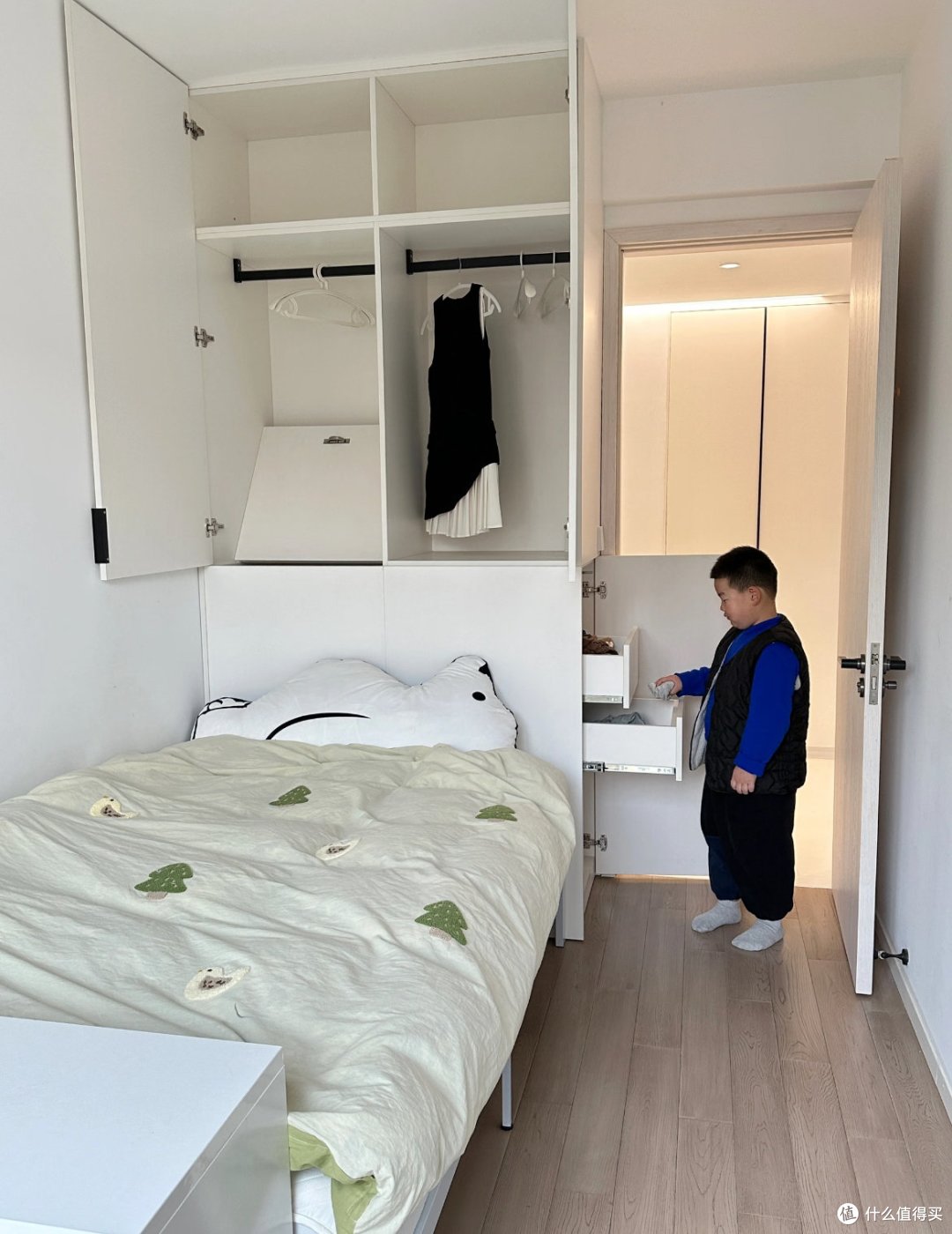 被邻居的“半高床设计”惊呆了:小卧室还能这样搞,被狠狠上了一课!