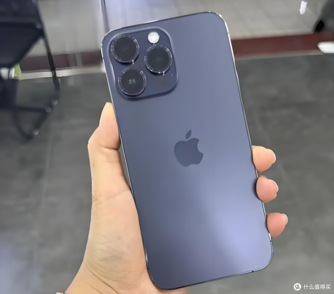 iPhone14Pro Max最新售价确认，二手99新跌至3798元，还要什么安卓手机？
