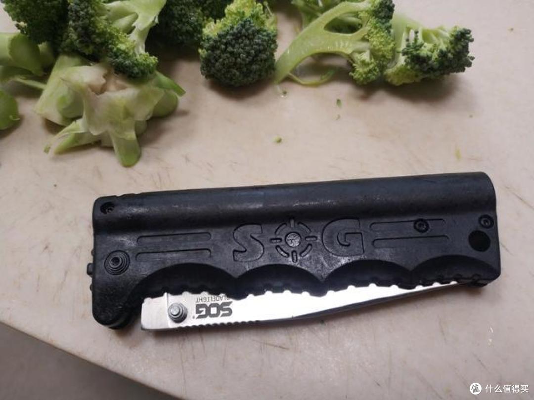 继续捡漏,原价约300元的SOG瑕疵水果刀40元拿下