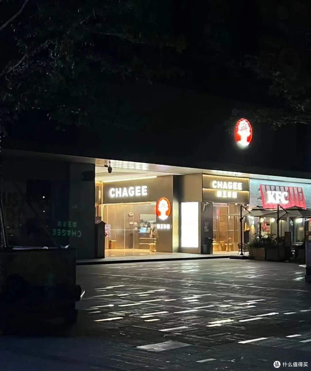 加班不如去摇奶茶?“世外桃源”的奶茶店都卷成24小时营业了!