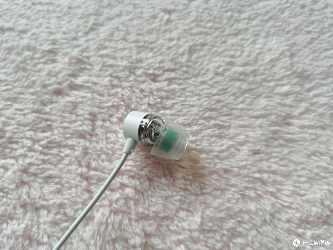 超小腔体零感佩戴还有性能的有线耳机,就是性价比出众的竹林鸟夜莺耳机