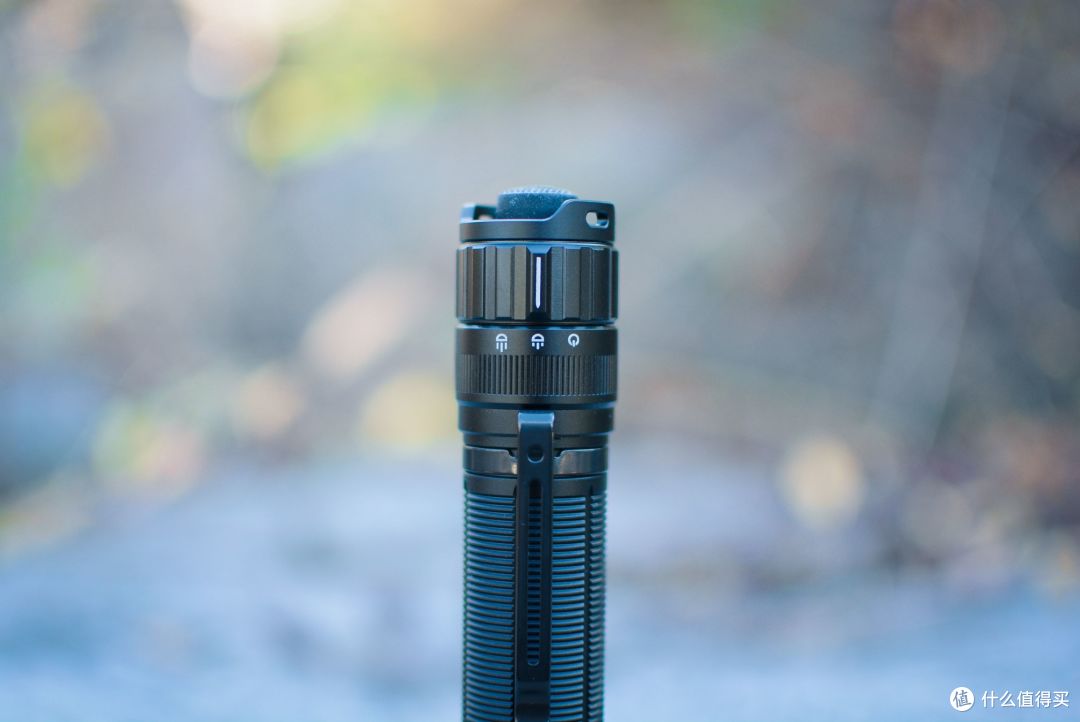 入手探照灯!超强聚光+照射距离:Fenix TK30R白激光战术手电评测