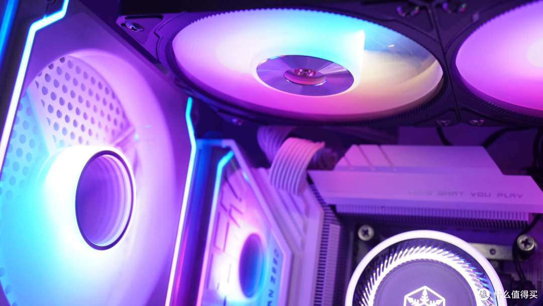 火神主板旗舰起航 - 七彩虹 iGame Z890 VULCAN W V20