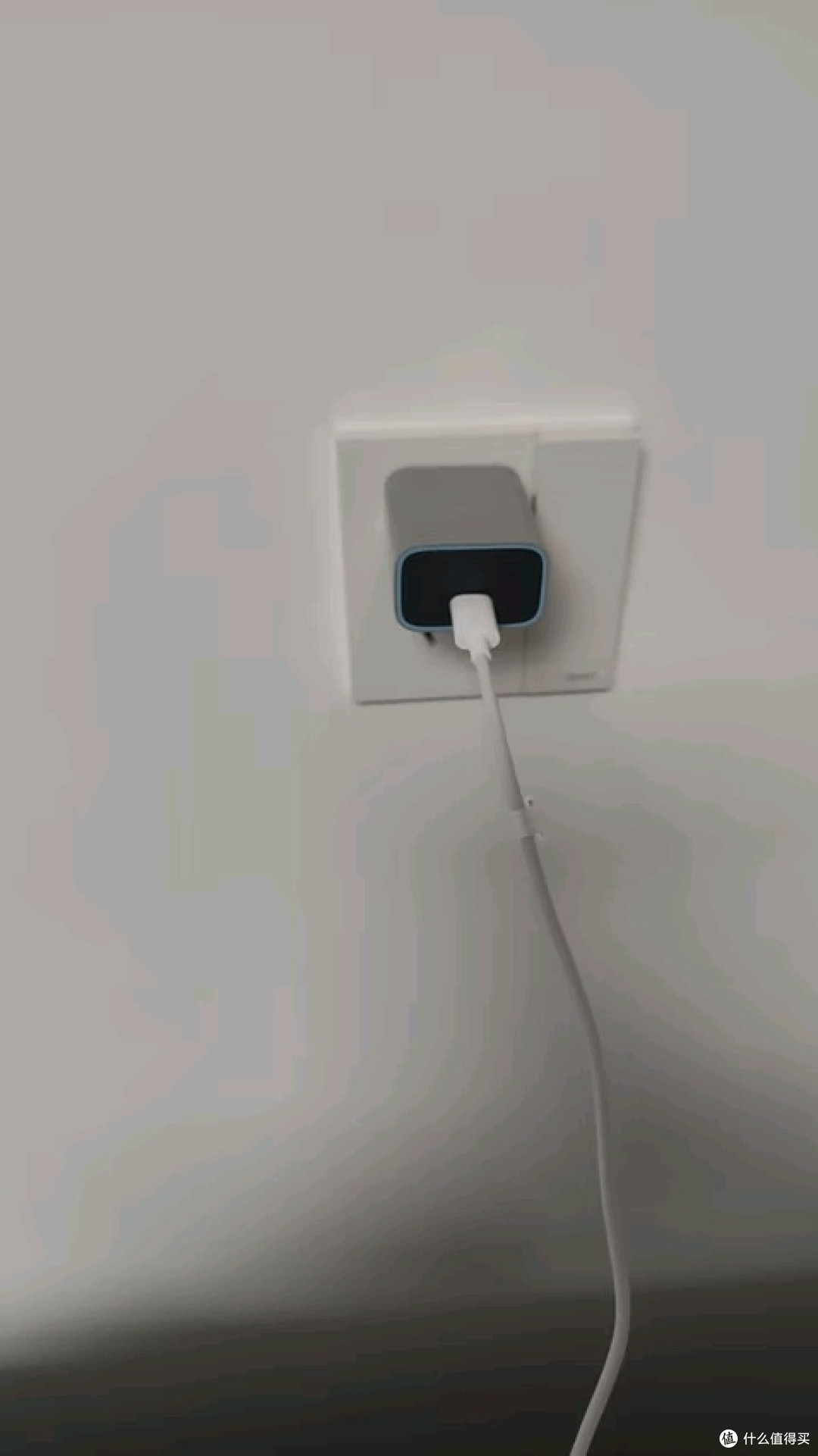 旅行必备神器!30W氮化镓充电器,让充电更快更安全