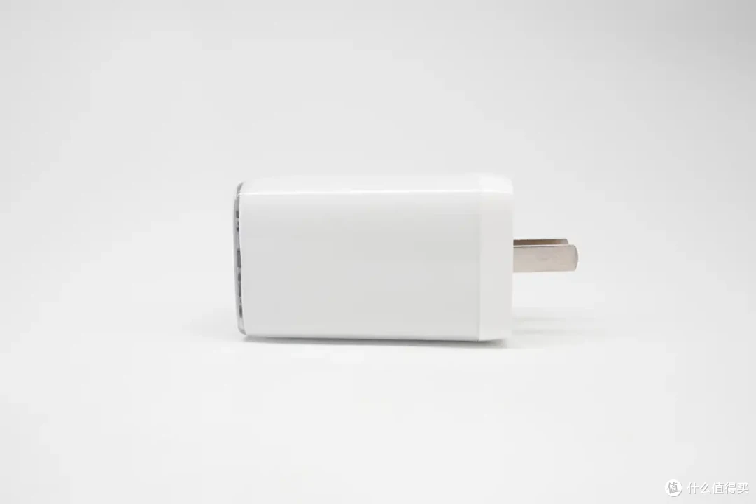 一微星67W 2C1A充电器方案:单协议芯片支持三口UFCS 融合快充
