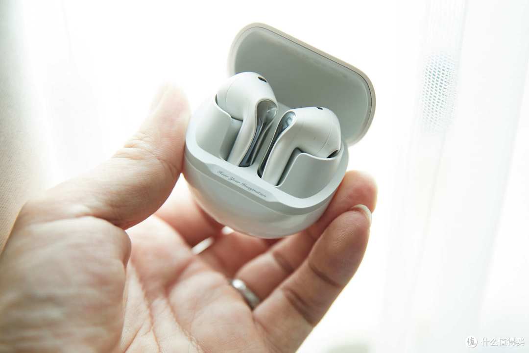 后悔没有早点买,半入耳式耳机新卷王泥炭Air5