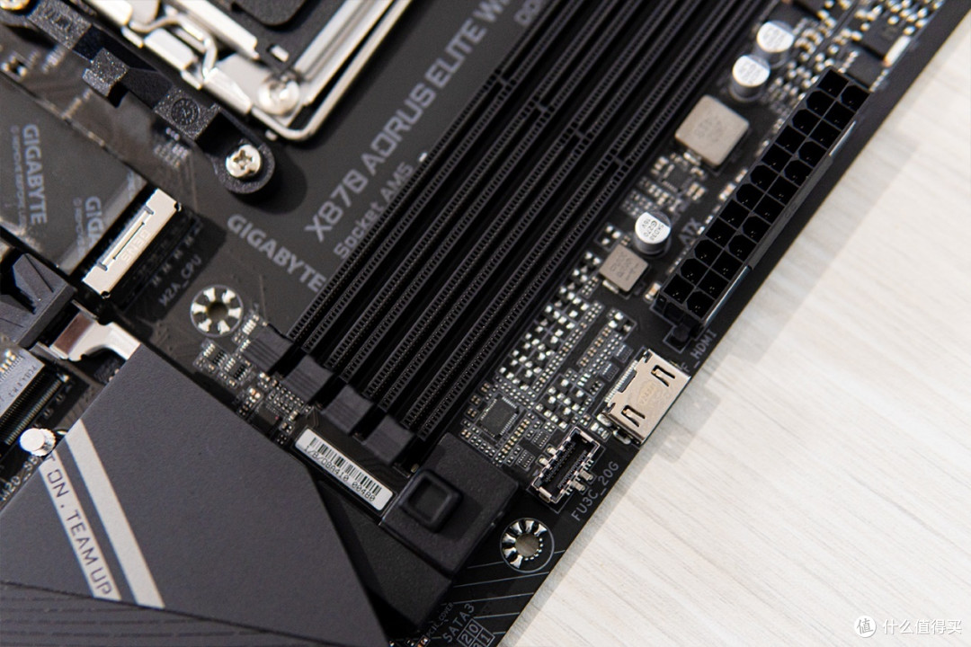 新鲜的空气,AMD 锐龙7 9800X3D处理器+技嘉X870 AORUS ELITE WIFI7+蓝宝石7900 XT 20G超白金OC显卡装机
